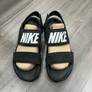 Nike Black Sandals‎